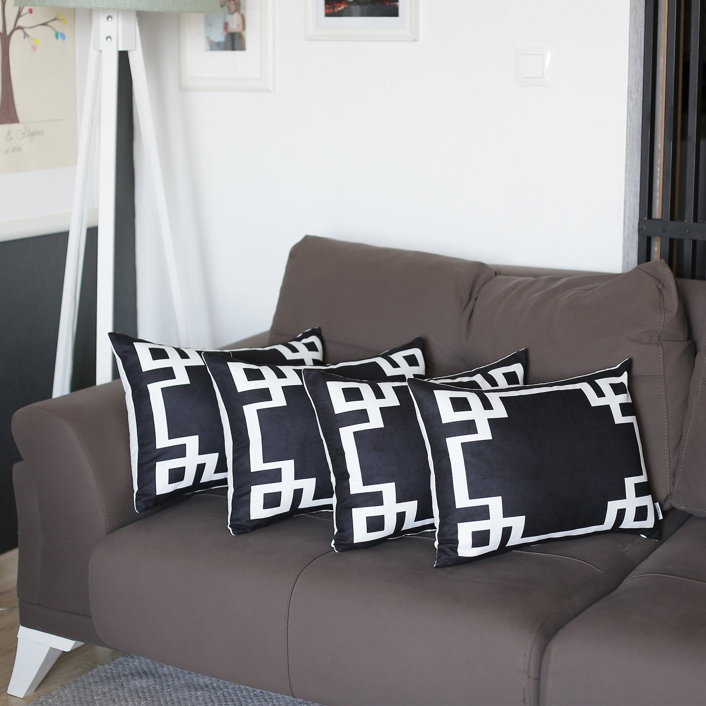 Geometric Black&White Square Decorative Throw Pillow Cover (Set of 4)