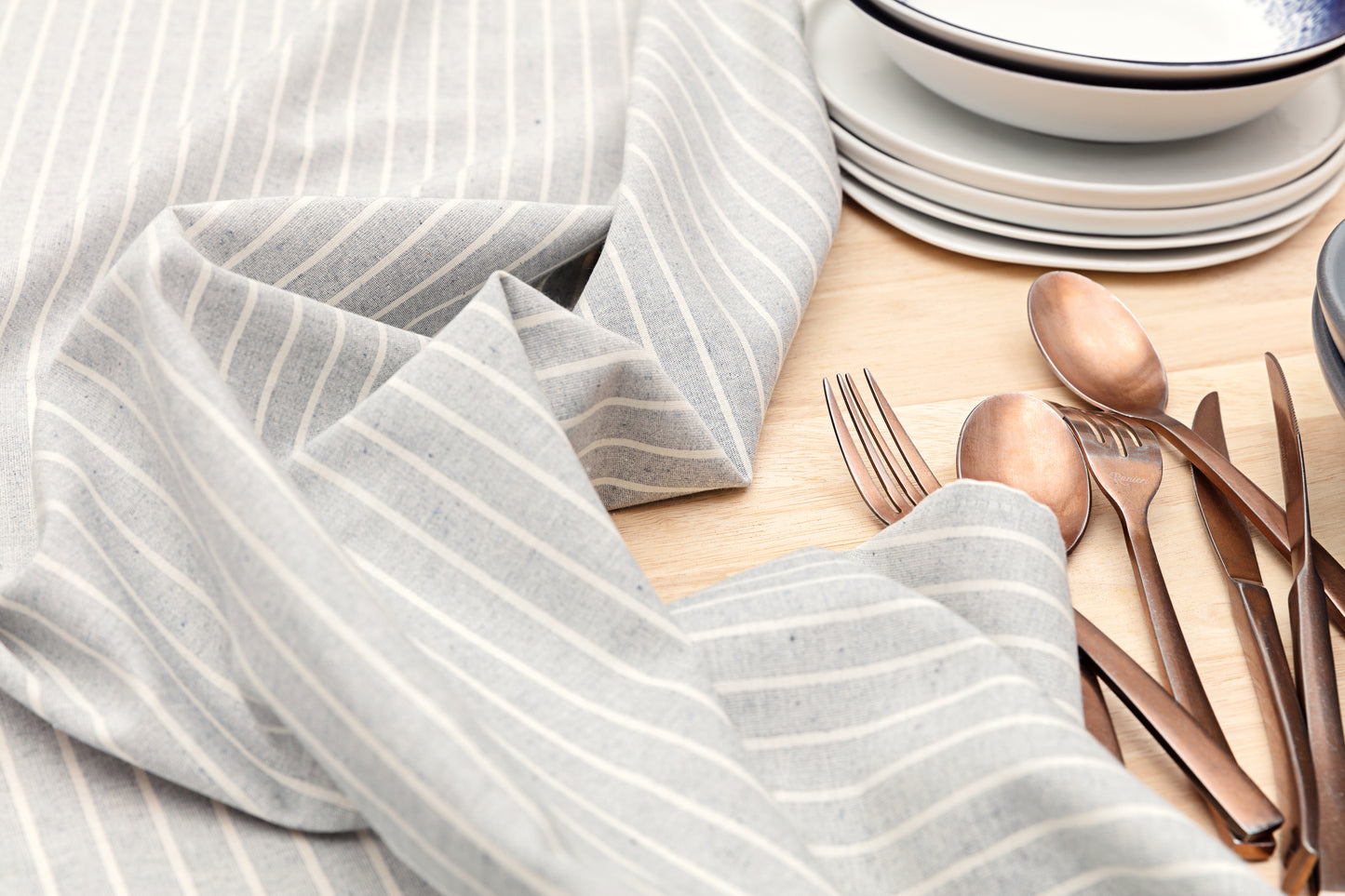 Tablecloth / Grey Striped